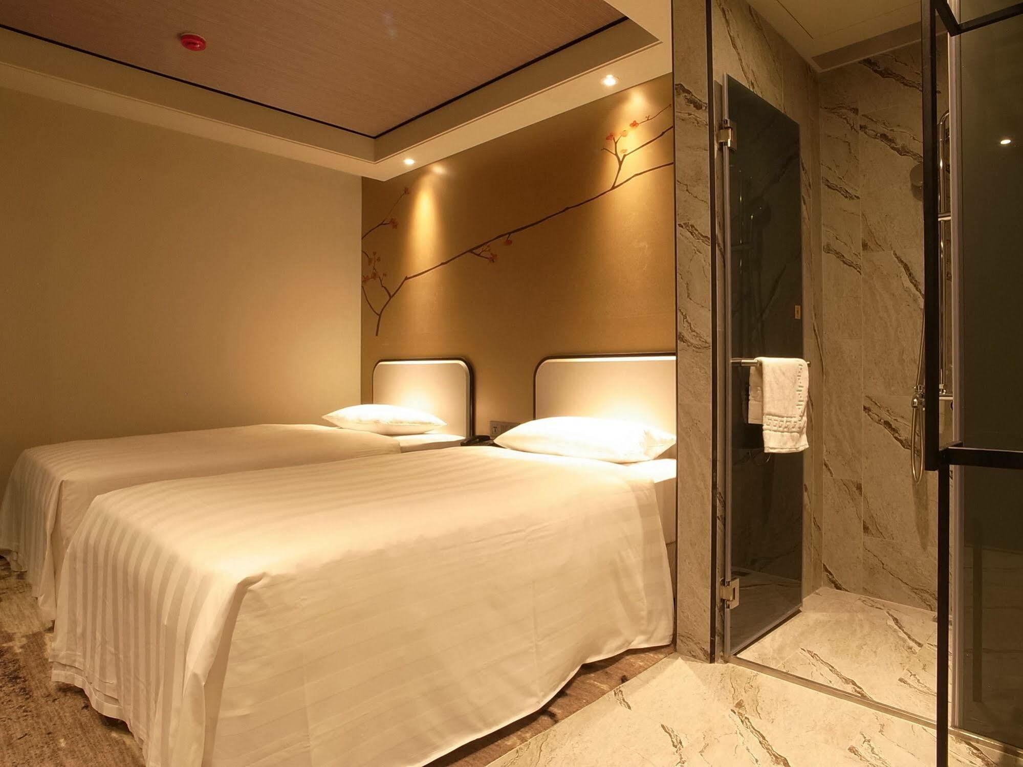 Hotel Midtown Richardson - Kaohsiung Bo'Ai Exteriör bild